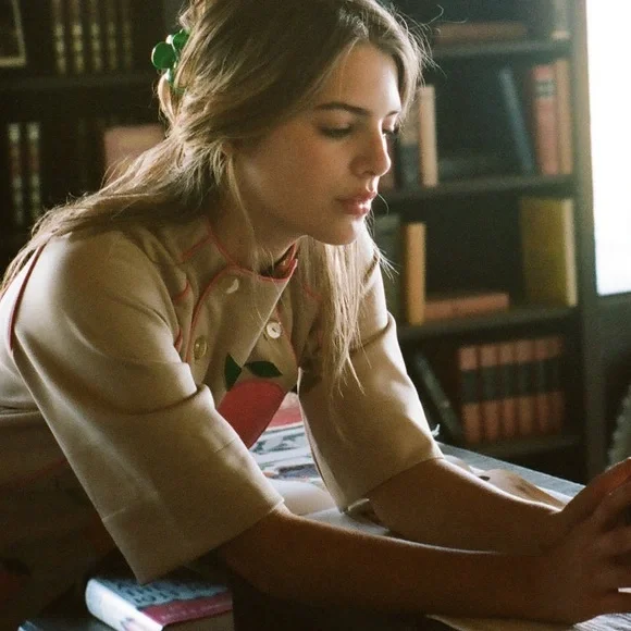 Stylish Beige Mini Dress with Fruit and Vegetable Design - Picture 2 of 8